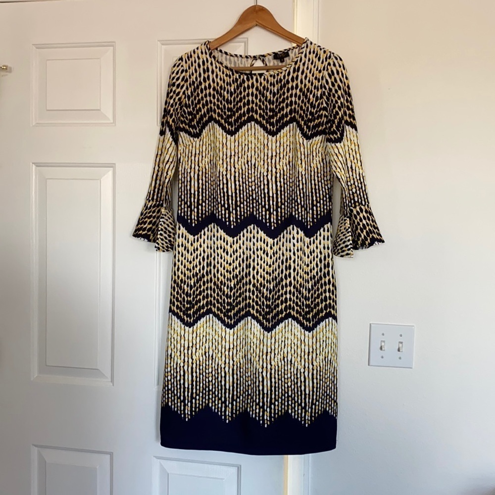 ILE New York yellow and navy shift dress with flared sleeves.